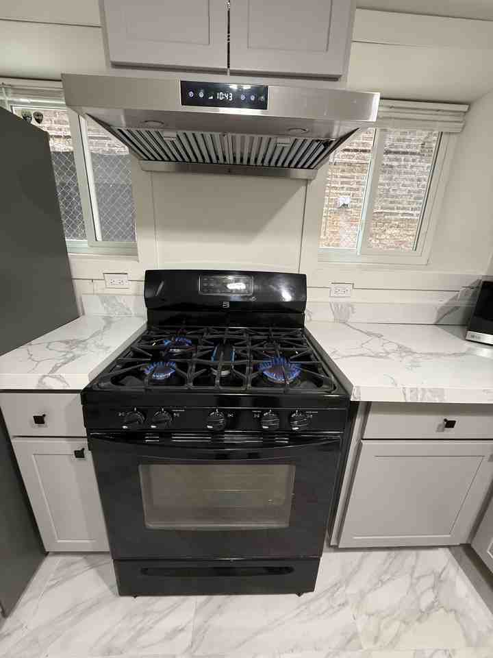 3310 W Eastwood Ave - Photo 2 of 7