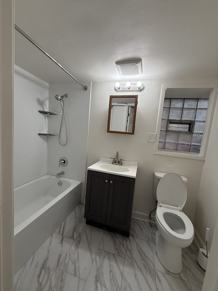 3310 W Eastwood Ave - Photo 3 of 7