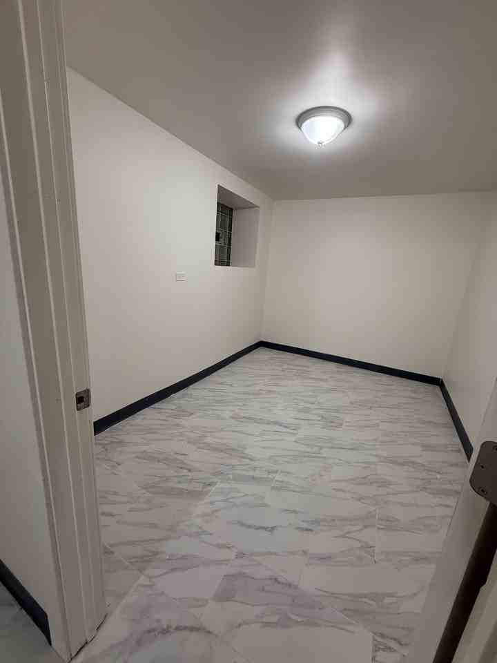 3310 W Eastwood Ave - Photo 5 of 7