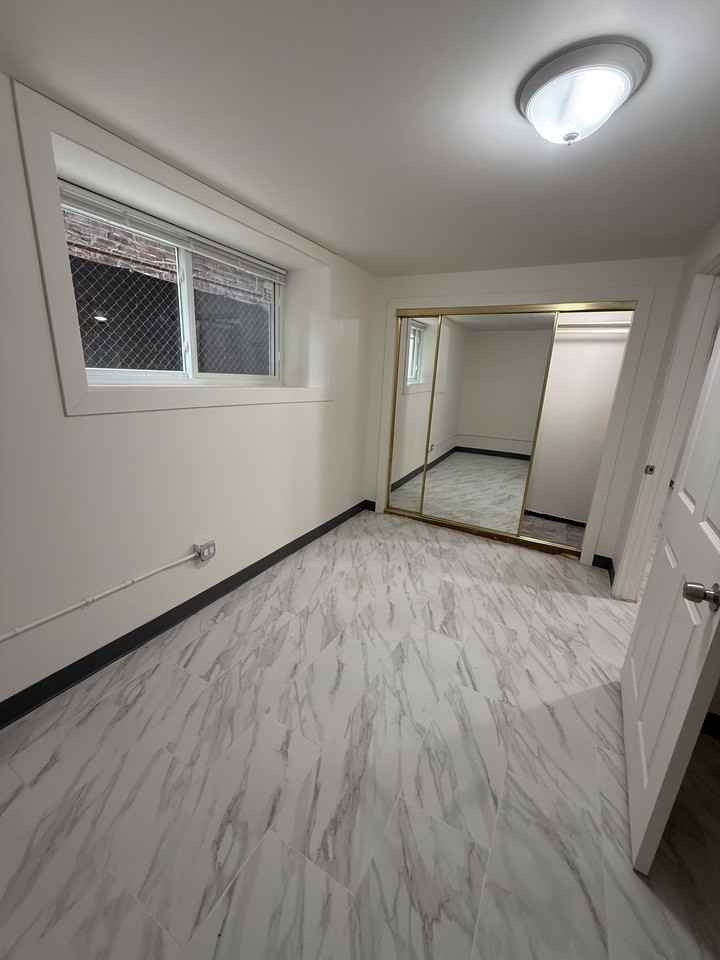 3310 W Eastwood Ave - Photo 6 of 7