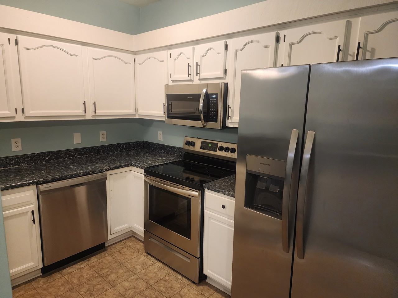3614 Scott St #B - Photo 5 of 11