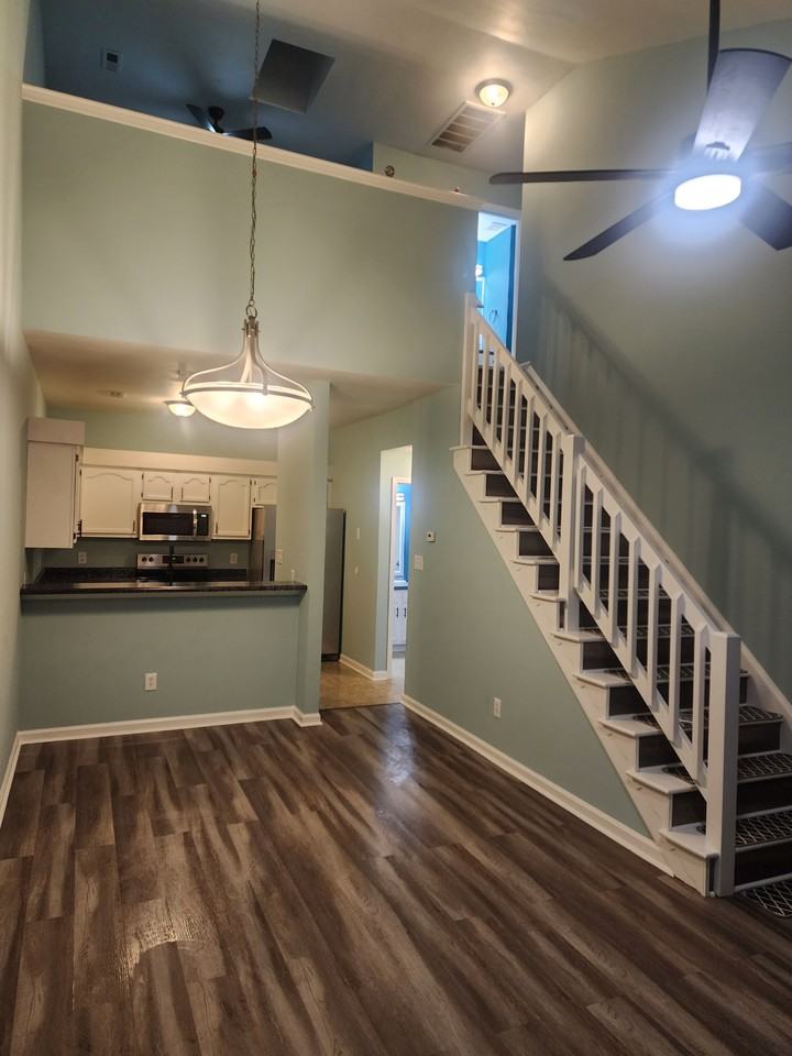 3614 Scott St #B - Photo 6 of 11