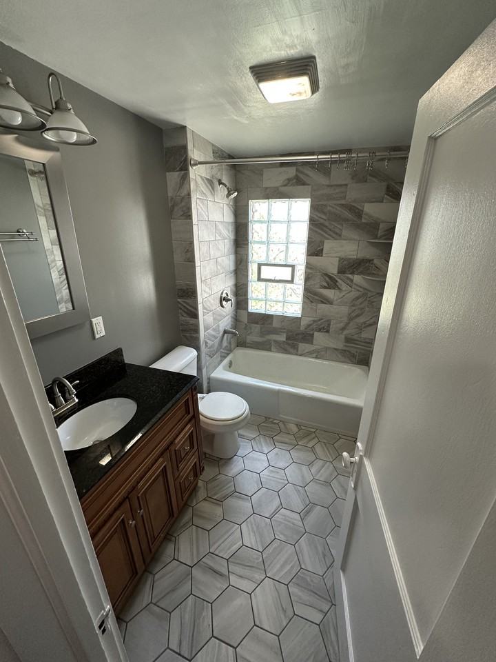 7210 27th Ave - Photo 5 of 18