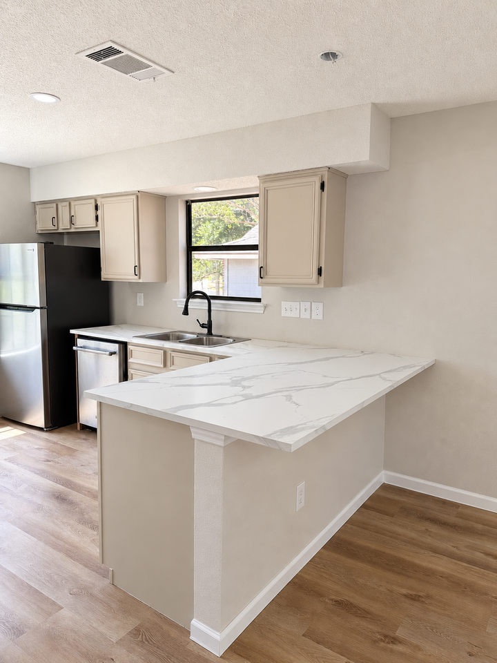 12916 Covington Trl #NA - Photo 3 of 17