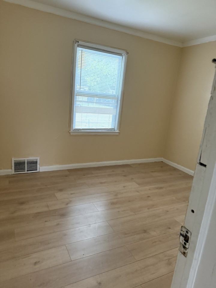 12105 Rossiter St #NA - Photo 2 of 8