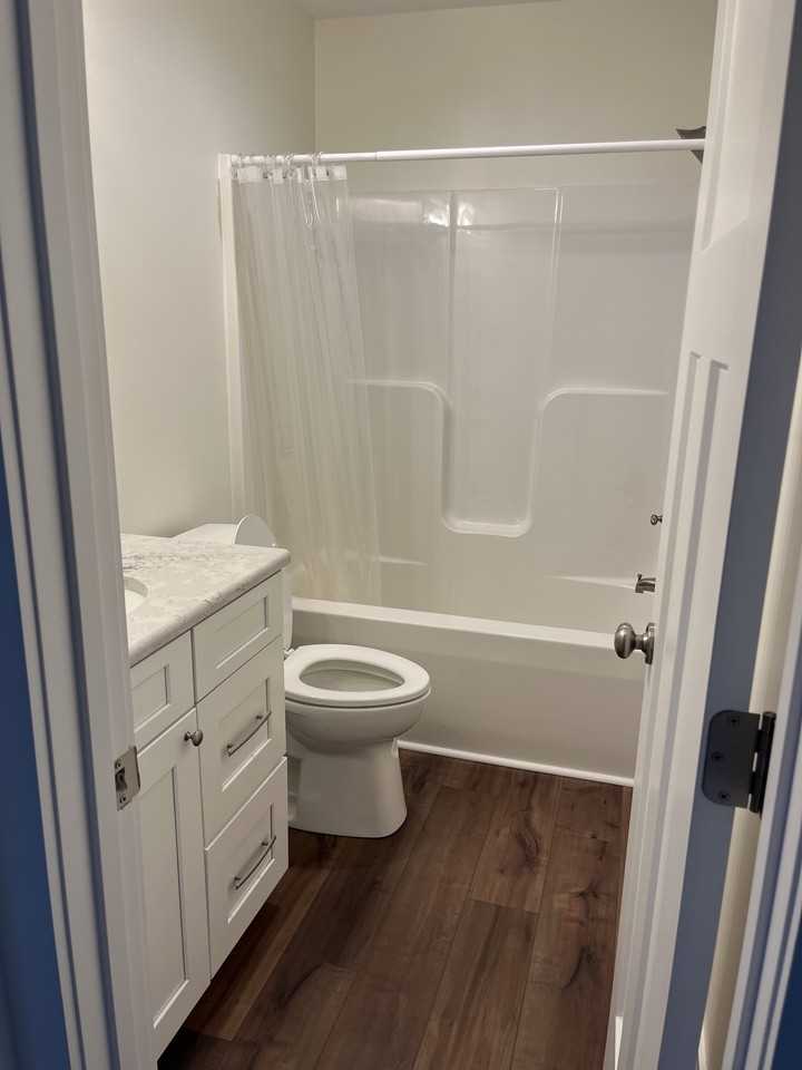 16909 Meadow Creek Ct #NA - Photo 5 of 20