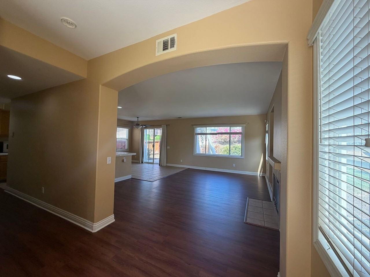 1683 Falcon Peak St - Photo 3 of 43