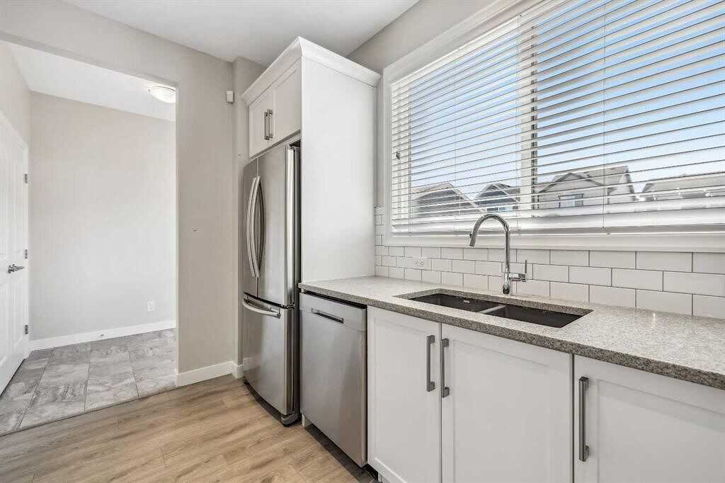 37 Masters St Se - Photo 7 of 22