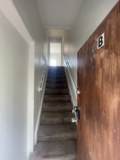 410 28th St W #B - Photo 4 of 19