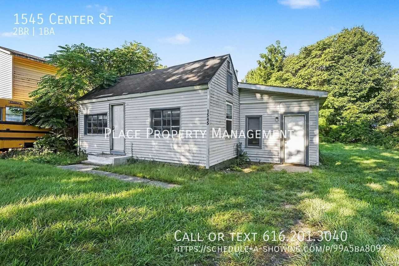 1545 Center St - Photo 2 of 13