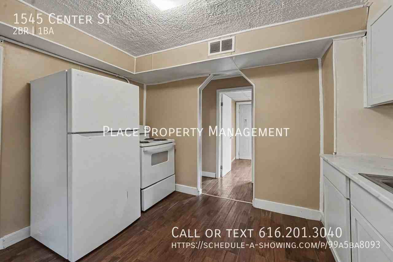 1545 Center St - Photo 5 of 13