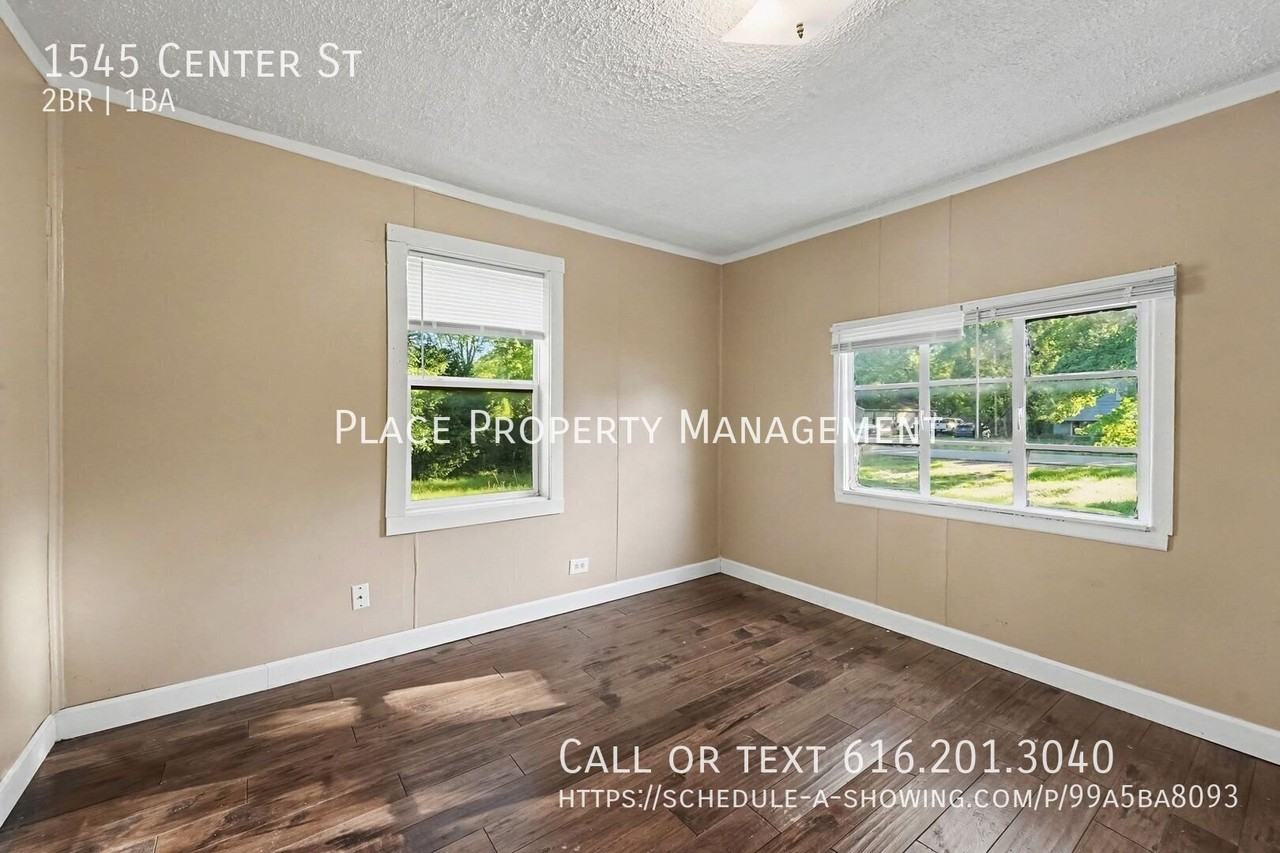 1545 Center St - Photo 7 of 13