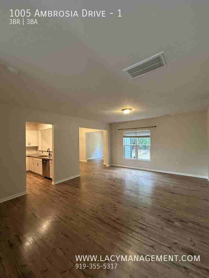 1005 Ambrosia Dr - Photo 3 of 21