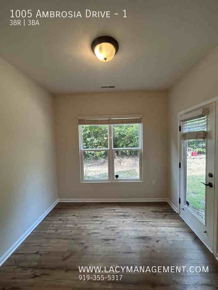 1005 Ambrosia Dr - Photo 7 of 21