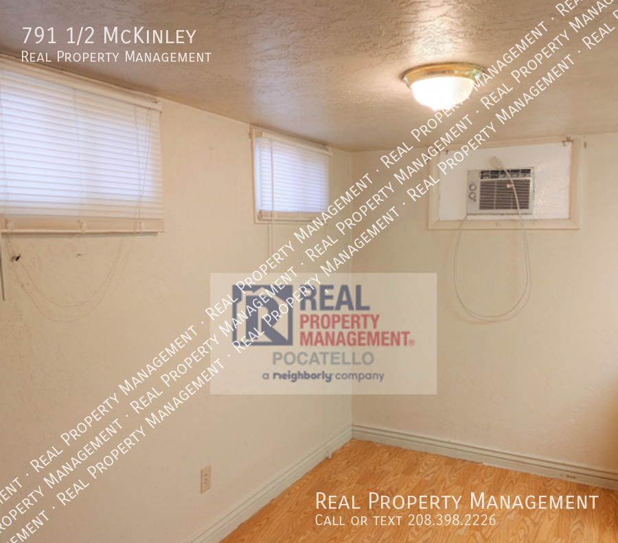 791 1/2 Mckinley Ave - Photo 5 of 16