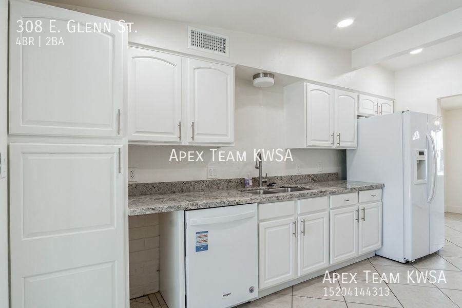 308 E Glenn St - Photo 5 of 31