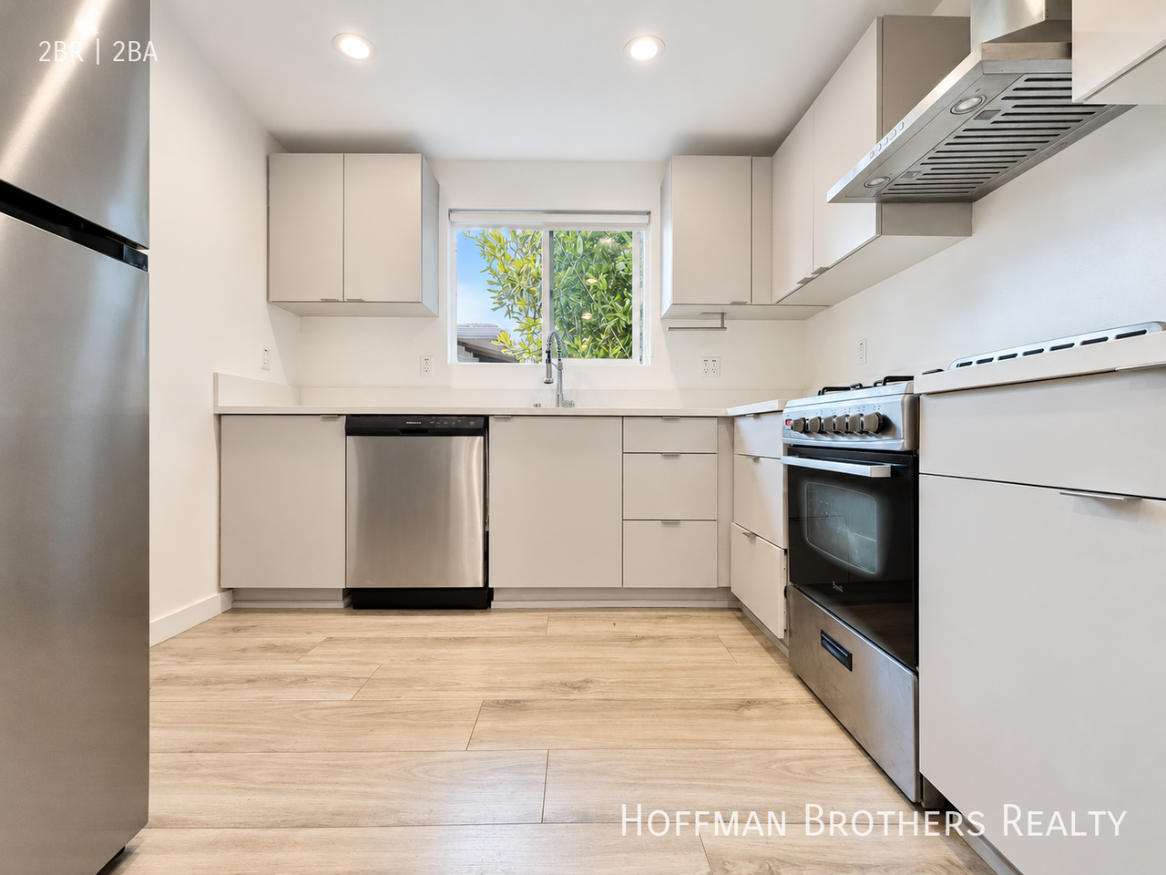 1570 Yosemite Dr #7 - Photo 2 of 16