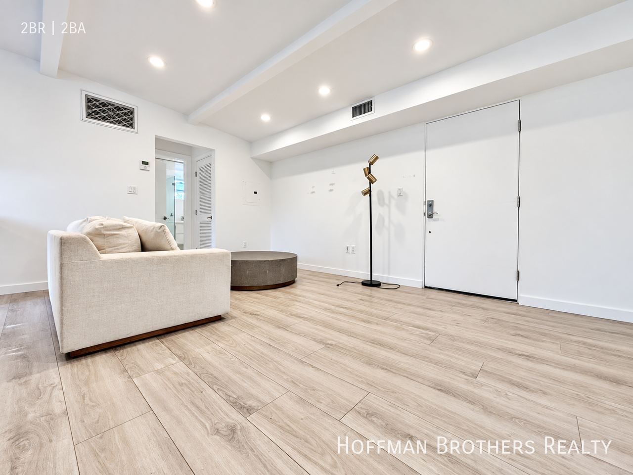 1570 Yosemite Dr #7 - Photo 4 of 16