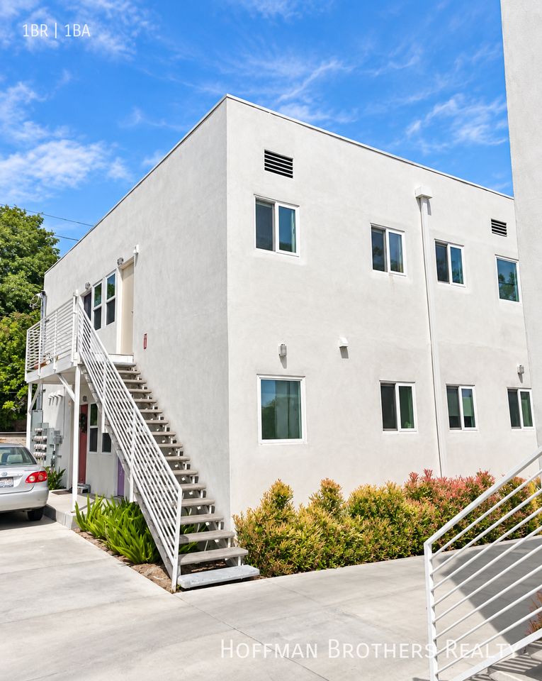 419 1/2 N Coronado St - Photo 3 of 11