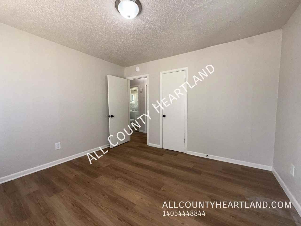 405 Nw 90th St - Photo 5 of 7