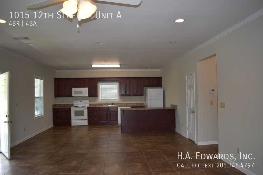 1015 12th St #A - Photo 2 of 6