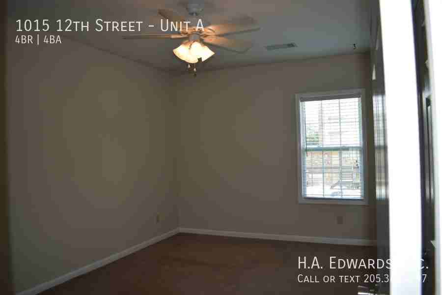 1015 12th St #A - Photo 4 of 6
