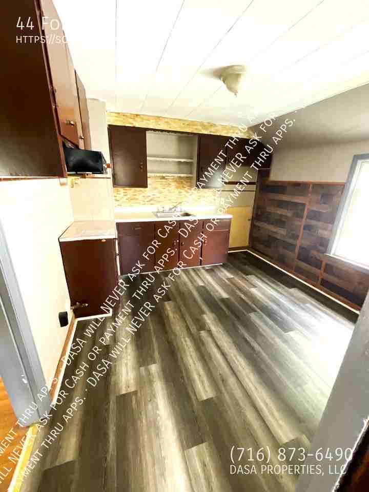 44 Folger St - Photo 7 of 12