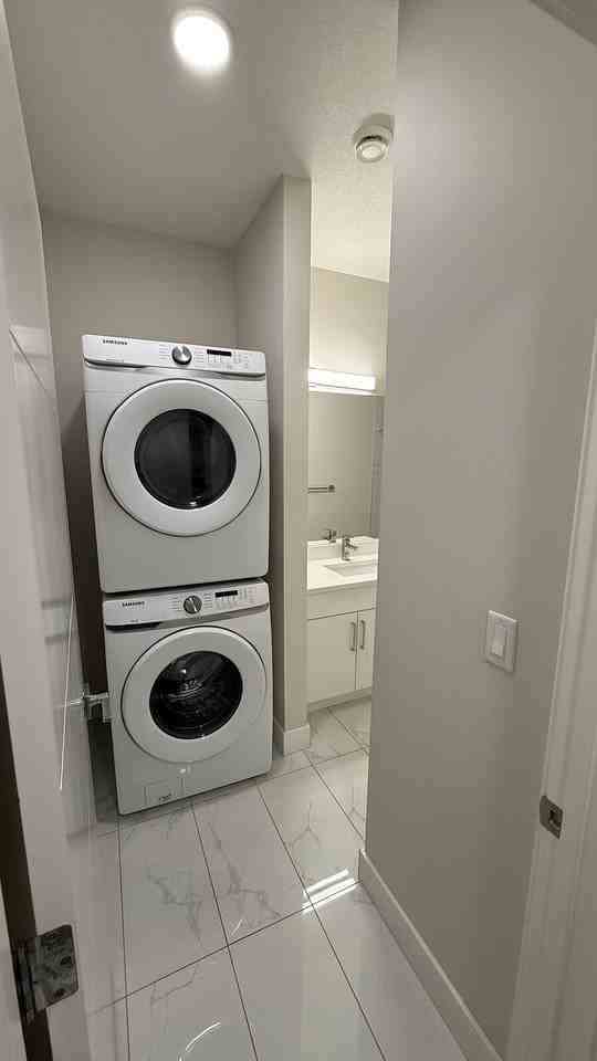 2278 50 Ave Sw - Photo 6 of 6