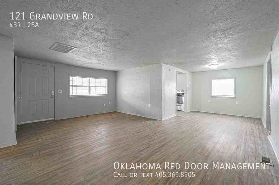 121 Grandview Rd - Photo 3 of 30