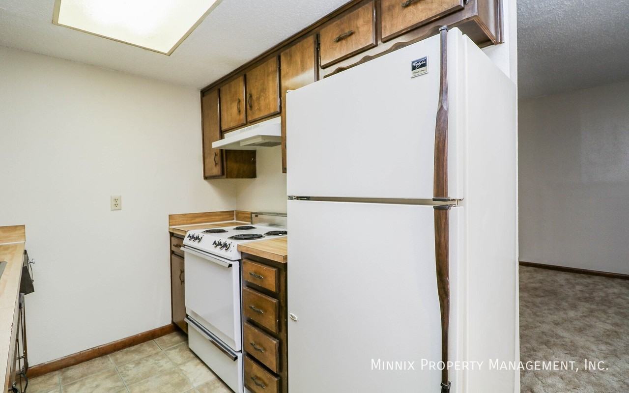 500 4th Ave #05 - Photo 3 of 12
