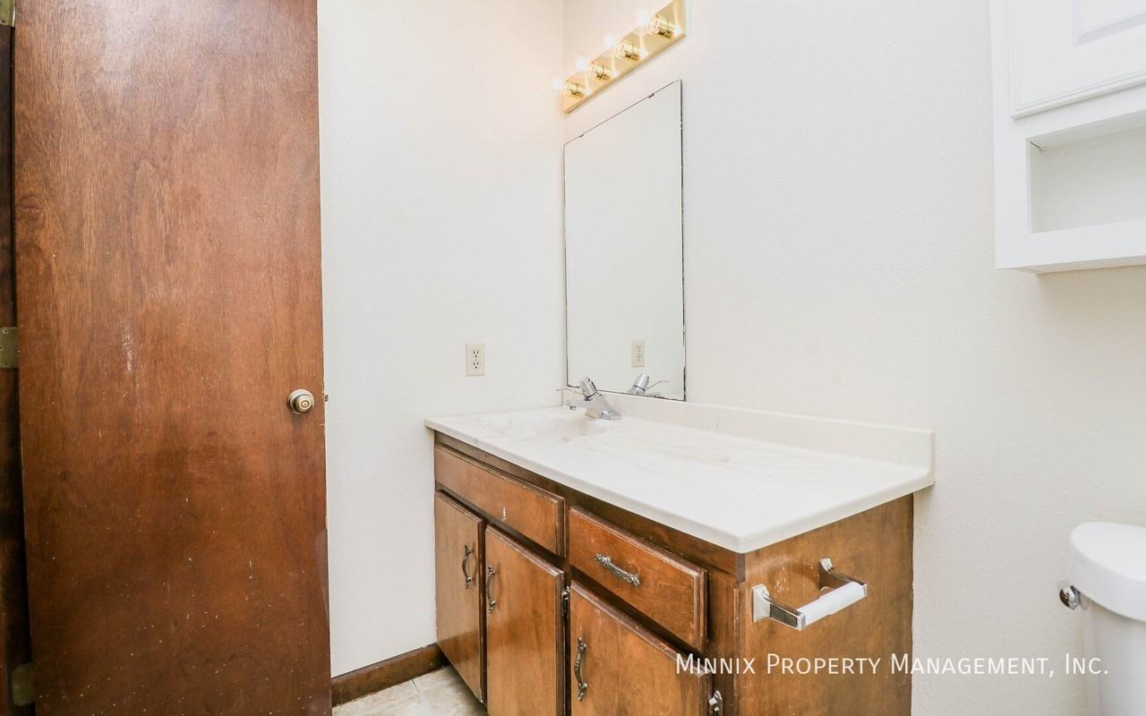 500 4th Ave #05 - Photo 5 of 12