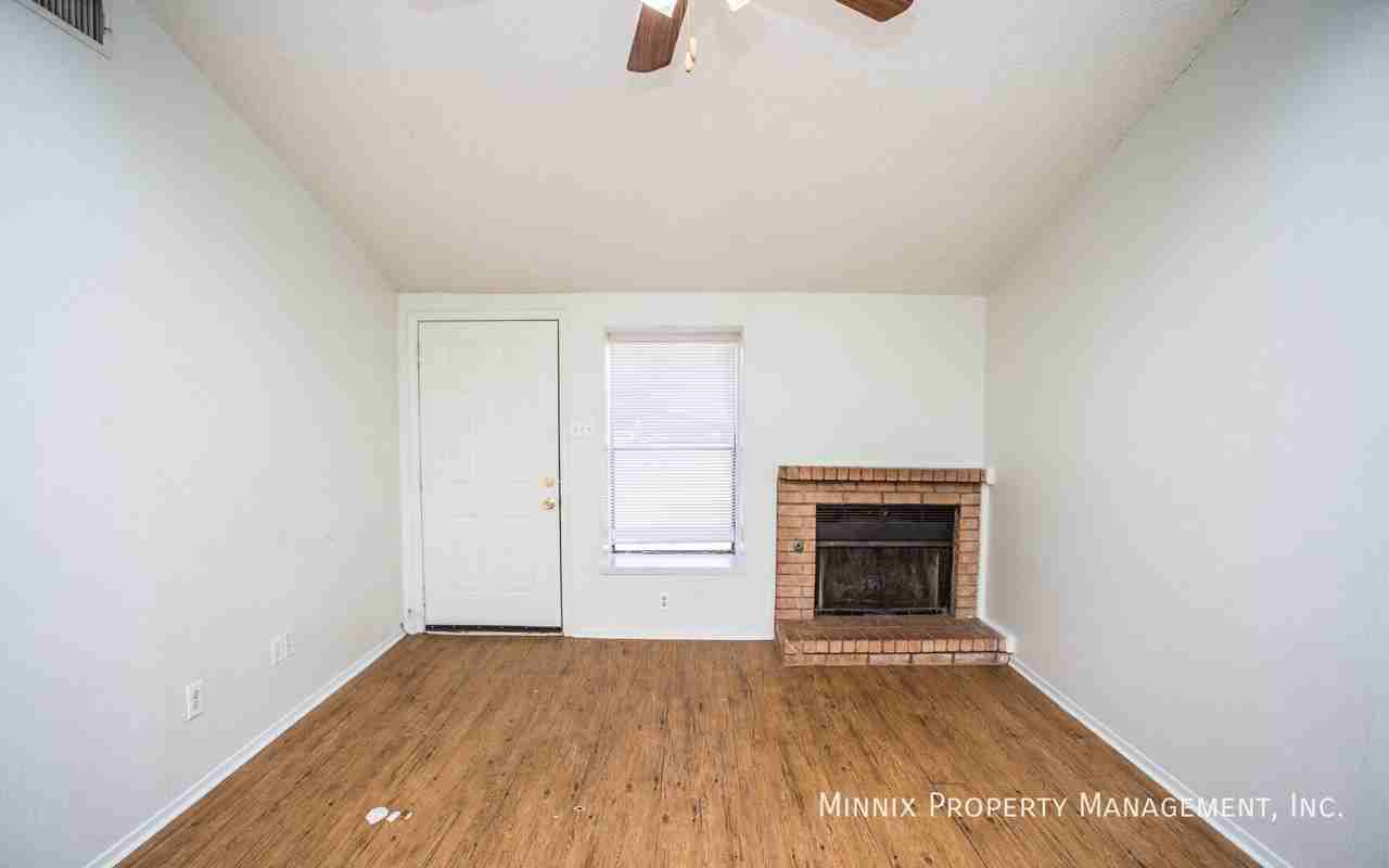 130 N Troy Ave #A - Photo 3 of 6