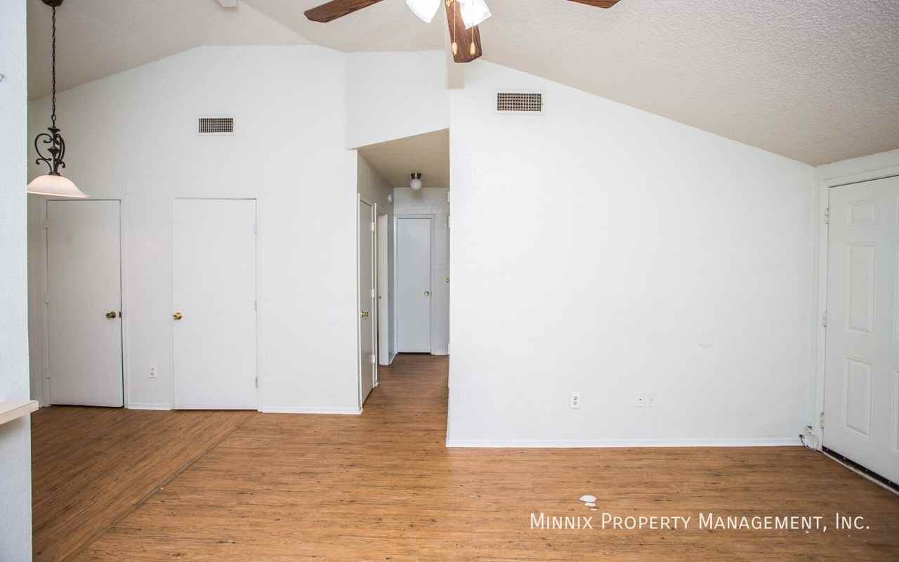 130 N Troy Ave #A - Photo 4 of 6
