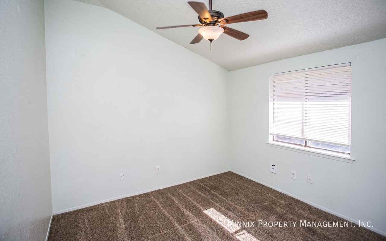 130 N Troy Ave #A - Photo 5 of 6
