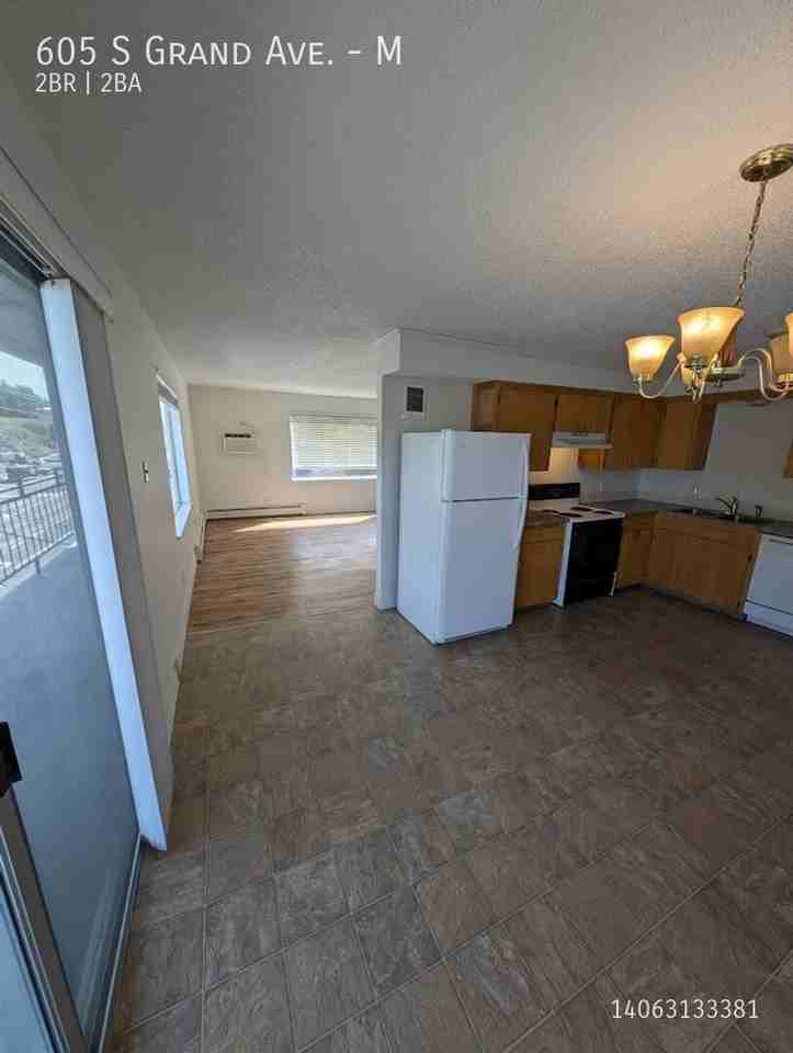 605 S Grand Ave #M - Photo 5 of 22
