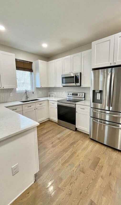 1326 N Knox Ct - Photo 6 of 23