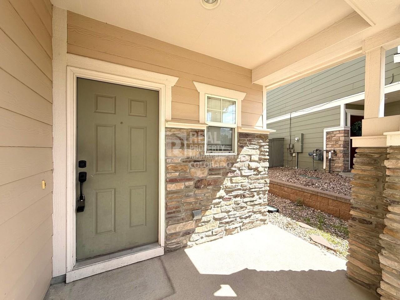 5659 Raleigh Cir - Photo 2 of 20