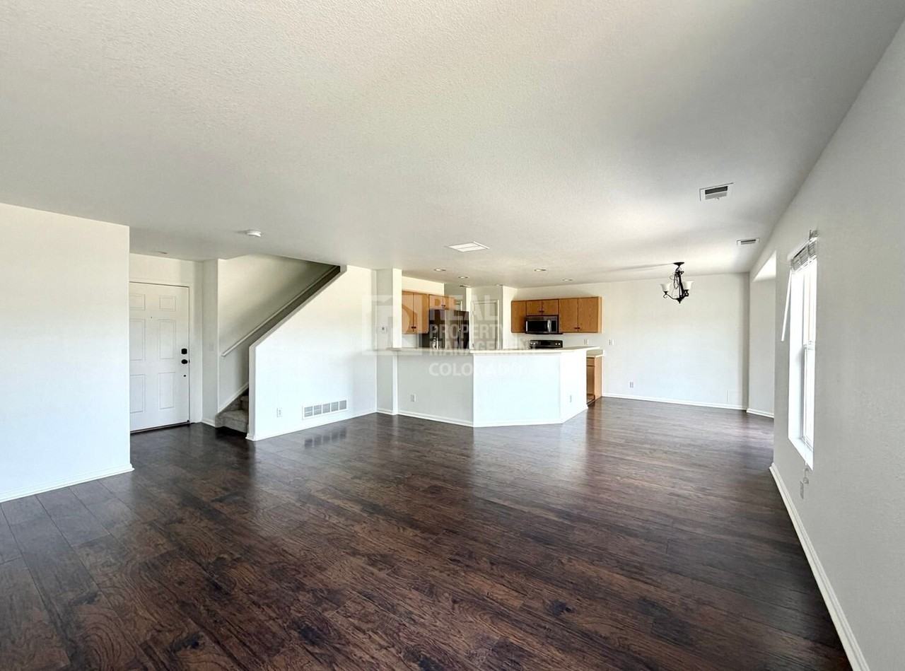 5659 Raleigh Cir - Photo 4 of 20