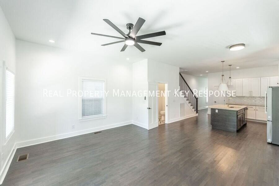 1711 17th Ave N - Photo 2 of 32