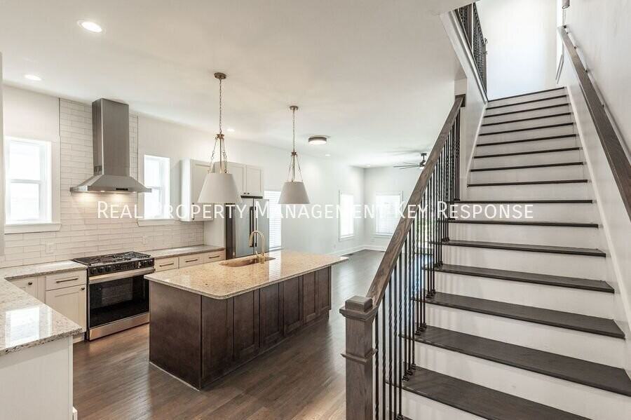 1711 17th Ave N - Photo 7 of 32
