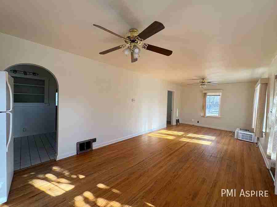 820 9th Ave - Photo 2 of 9