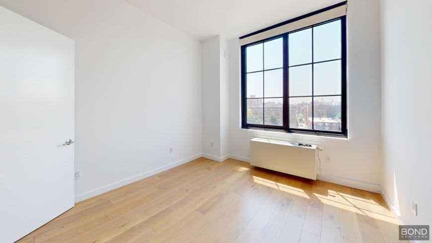 14474 Northern Blvd - Photo 6 of 10