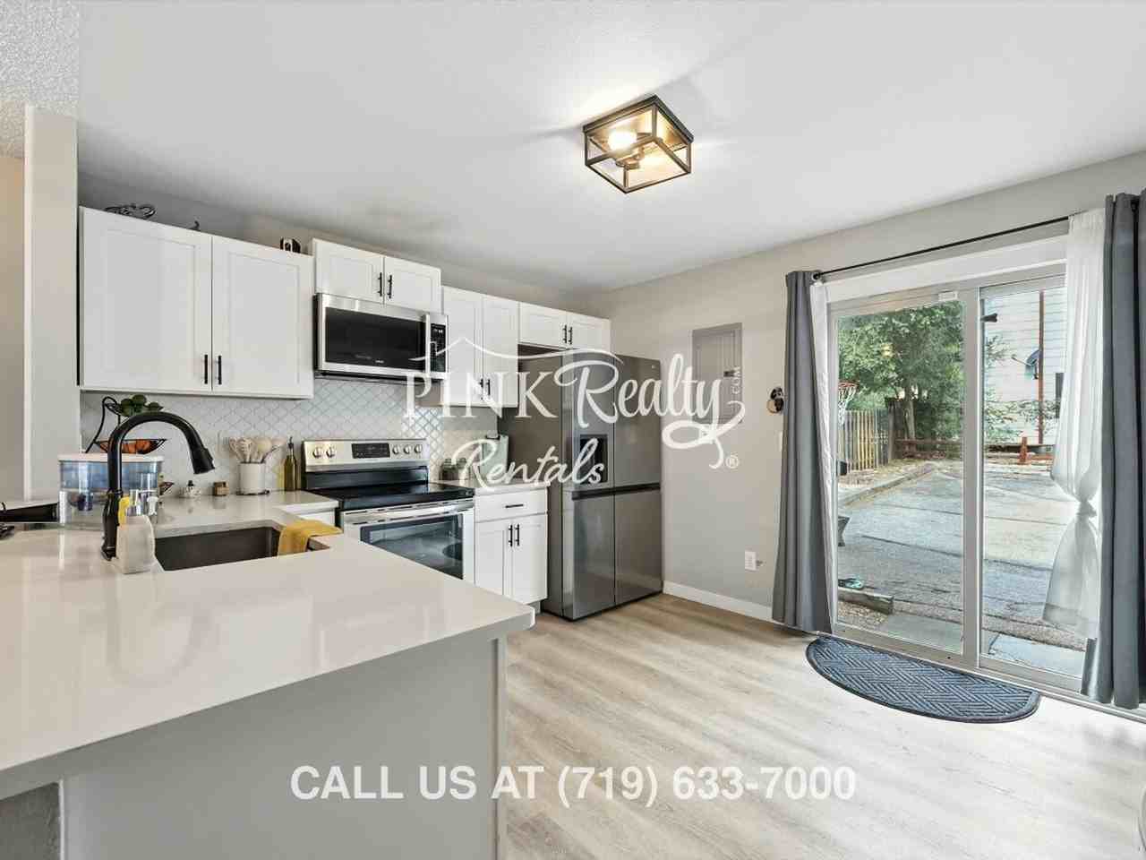 1971 Mineola St #D - Photo 7 of 40