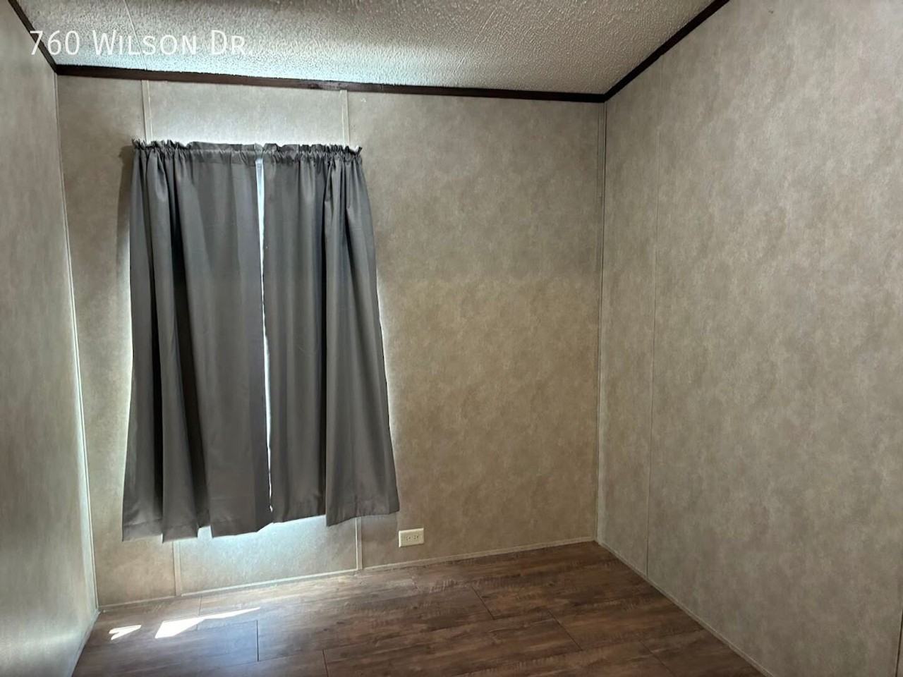 760 Wilson Dr - Photo 3 of 21