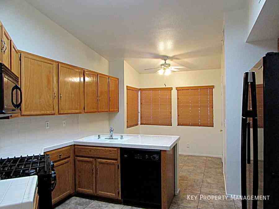 2746 Rungsted St - Photo 2 of 12