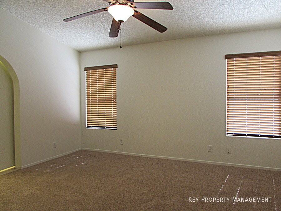 2746 Rungsted St - Photo 7 of 12