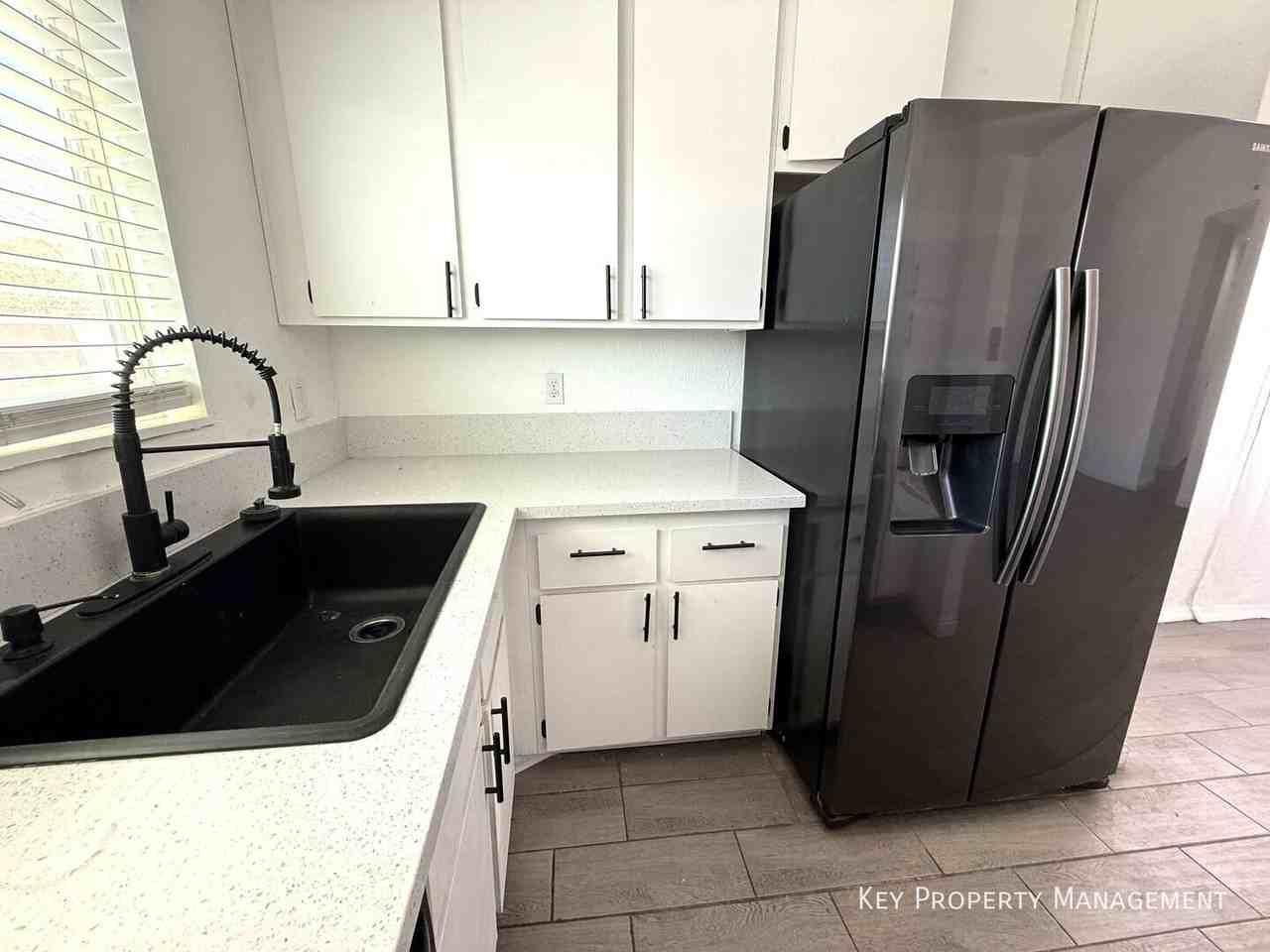 7311 Girard Dr - Photo 6 of 17