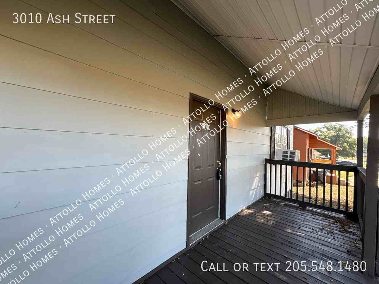3010 Ash St - Photo 2 of 15