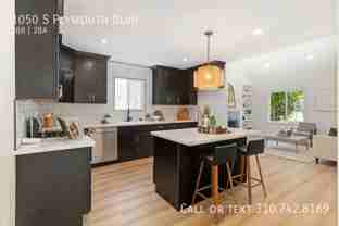 1050 S Plymouth Blvd - Photo 1 of 1
