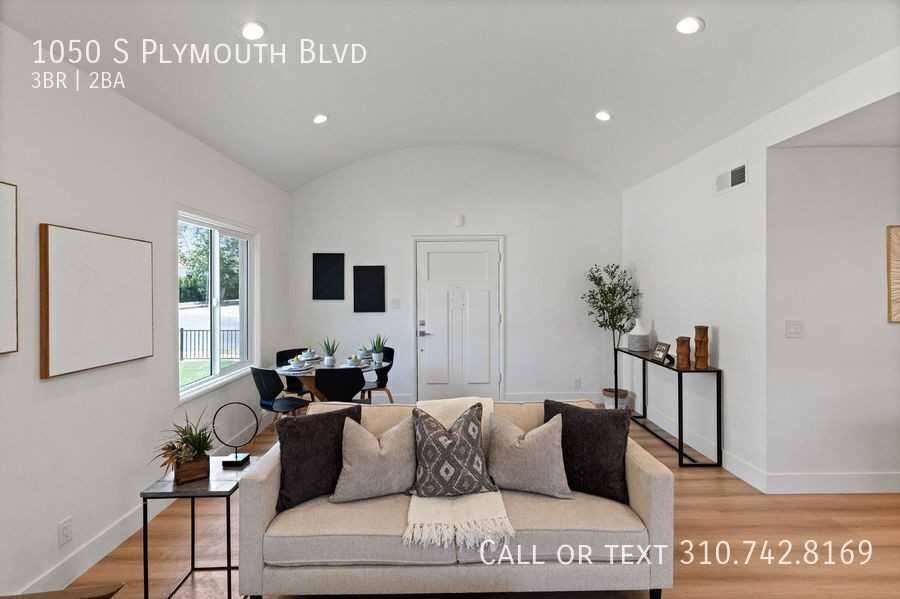 1050 S Plymouth Blvd - Photo 7 of 31